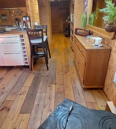 Ruime Romantische Blokhut Apartment